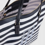 TOMMY HILFIGER WOMAN NYLON STRIPE POPPY TOTE NAVY BLUE STRIPES - Image 3