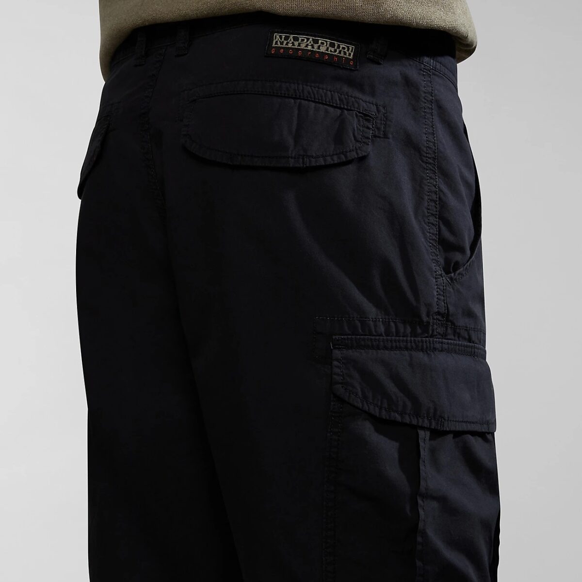 NAPAPIJRI MEN NOTO 5 BERMUDA BLACK - Image 3