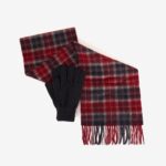 BARBOUR UNISEX TRATAN SCARF & GLOVE GIFT SET CRANBERRY