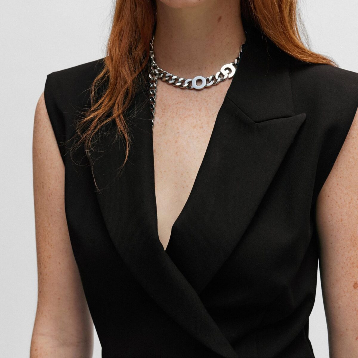 HUGO WOMAN KAMILIAS SLIM-FIT TAILORED DRESS WITH LAPELS AND LOGO PATCH BLACK - Image 2