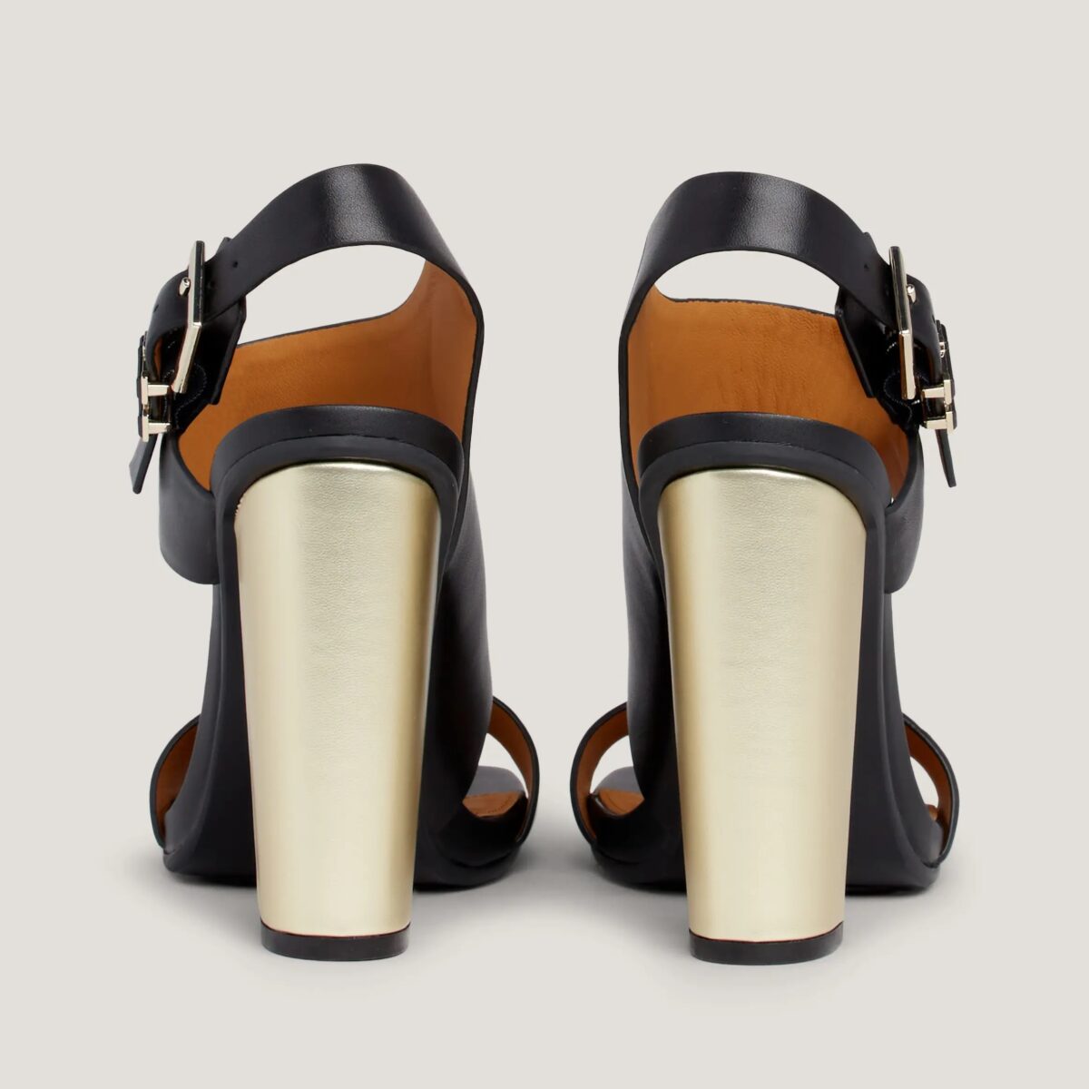 TOMMY HILFIGER WOMAN TH MONOGRAM LEATHER BLOCK HEEL SANDALS BLACK - Image 3