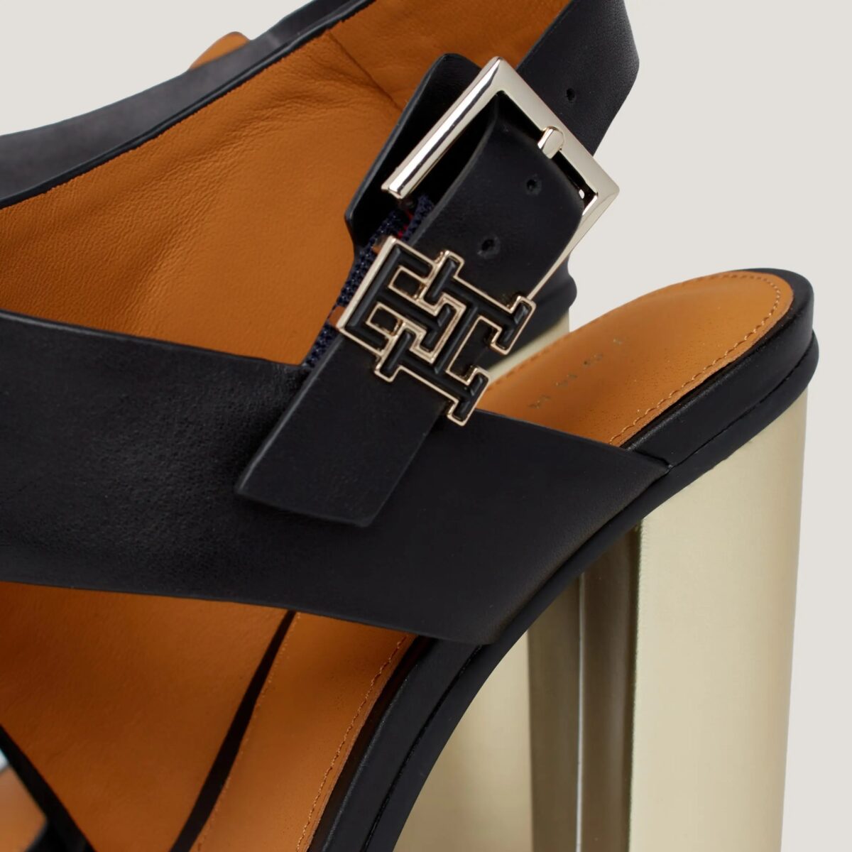TOMMY HILFIGER WOMAN TH MONOGRAM LEATHER BLOCK HEEL SANDALS BLACK - Image 2