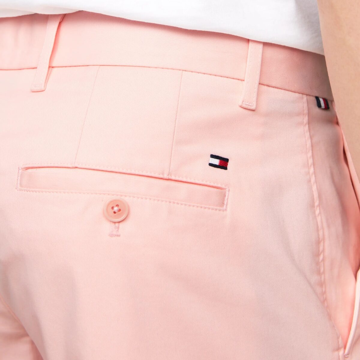 TOMMY HILFIGER MAN BROOKLYN 1985 COLLECTION CHINO SHORTS PINK CRYSTAL - Image 2