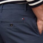 TOMMY HILFIGER MAN BLEECKER SLIM STRAIGHT CHINOS DESERT SKY - Image 2