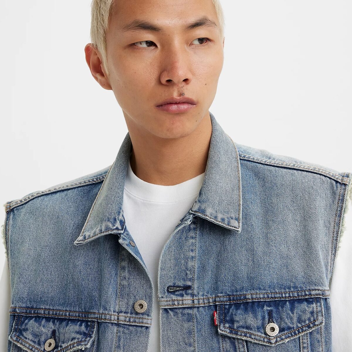LEVI'S® MEN'S RELAXED TRUCKER VEST BLUE - Image 2