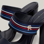 TOMMY HILFIGER WOMAN BLOCK HEEL SANDALS WITH GLOBAL STRIPE DETAIL SPACE BLUE - Image 2