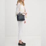 TOMMY HILFIGER WOMEN'S SLEEVELESS JACKET NATURAL - Image 4