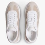 TOMMY HILFIGER WOMEN'S TH CHIC MONOGRAM RUNNER CLASSIC BEIGE SANDALWOOD - Image 4