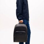 TOMMY HILFIGER MEN HILFIGER FLAG MIXED TEXTURE DOME BACKPACK BLACK - Image 4
