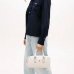 TOMMY HILFIGER WOMAN'S TH MONOGRAM CROSSBODY BAG SOFT CREAM - Image 5