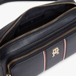 TOMMY HILFIGER WOMAN'S SIGNATURE SHOULDER CAMERA BAG SPACE BLUE - Image 4