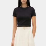 TOMMY HILFIGER WOMAN'S GOLD-TONE BUTTON SLIM BOAT NECK T-SHIRT BLACK