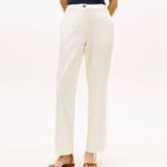 TOMMY HILFIGER WOMAN WASHED SLIM STRAIGHT LEG CHINOS CREAM