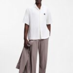 HUGO MEN'S OVERSIZED-FIT SHIRT WITH STACKED-LOGO TRIM NATURAL - Image 3