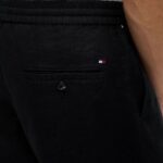 TOMMY HILFIGER DOVER LINEN BLEND 8 INSEAM CHINO SHORTS BLACK - Image 2
